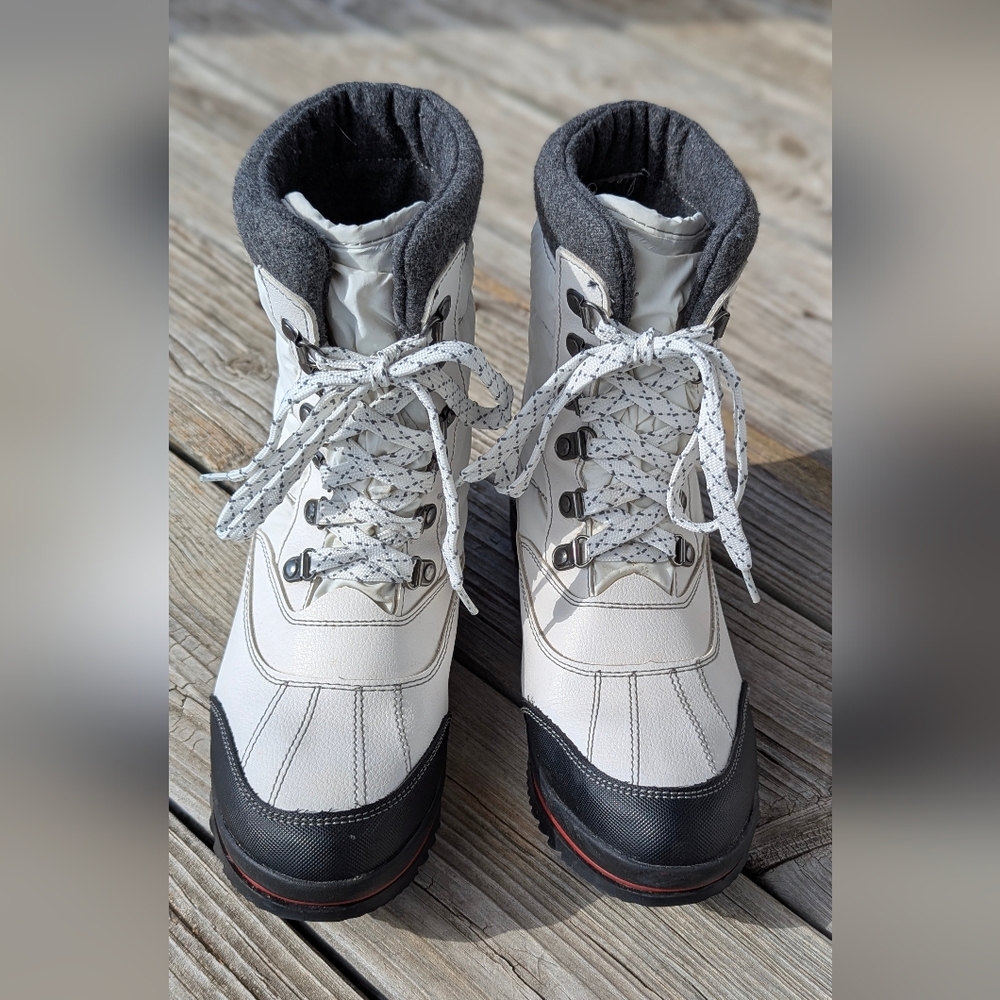 TARA M.® McKinley Insulated Waterproof White Winter Lace up Boots Women's Size 8